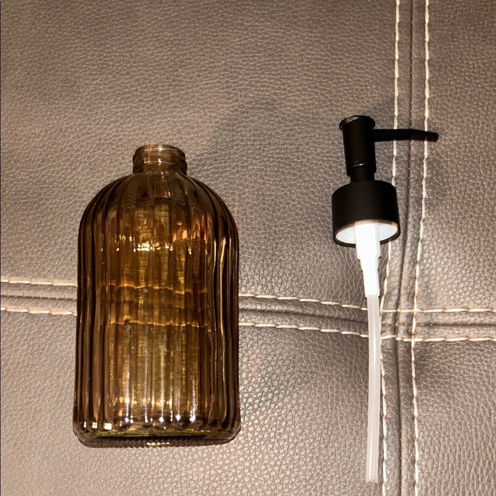 Amber Glass Soap Dispenser with Black Pump - Picture 5 of 5